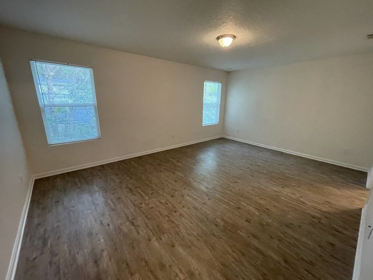 2335 Johnson Avenue - Photo 6 of 20