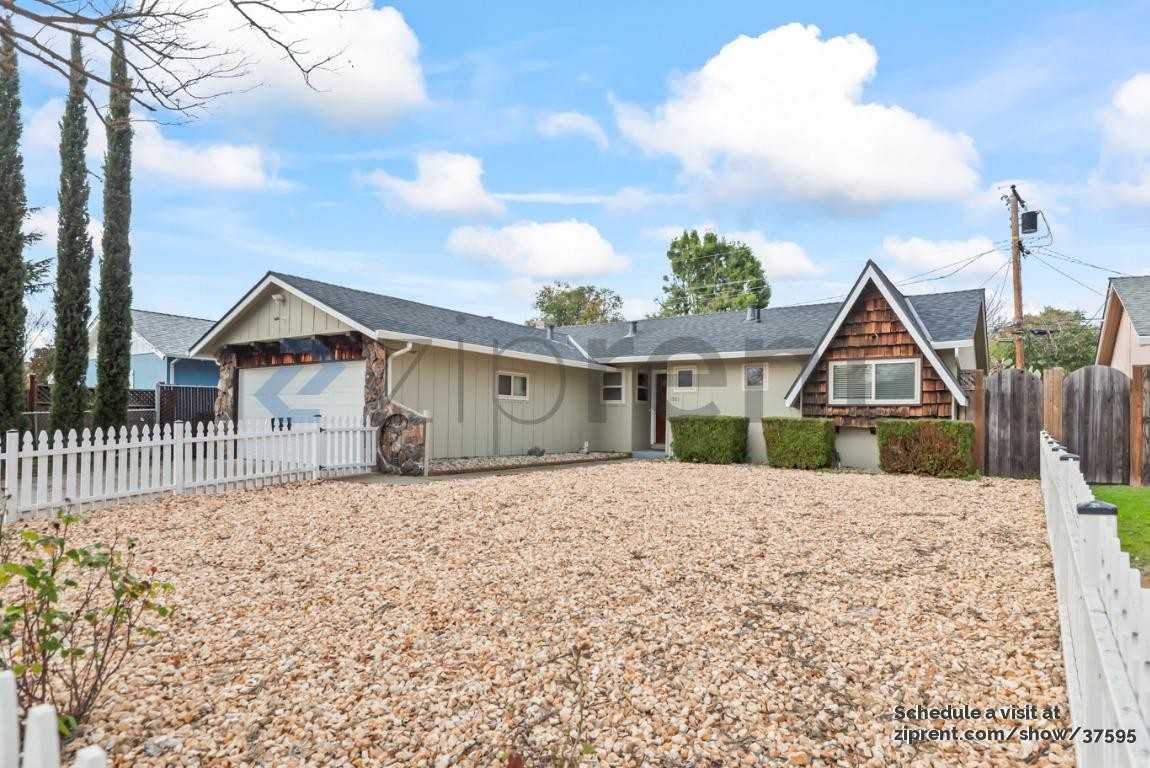 1521 Willowbrook Dr - Photo 2 of 31