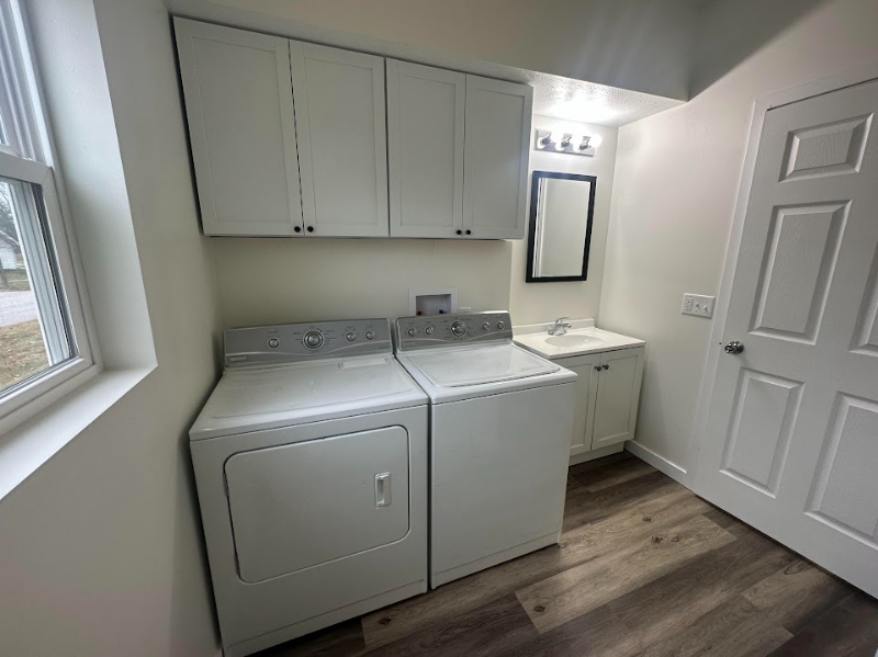 414 4th St - Photo 3 of 8