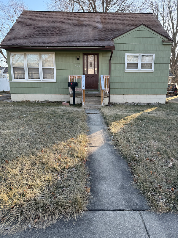 628 Lenawee St - Photo 2 of 8