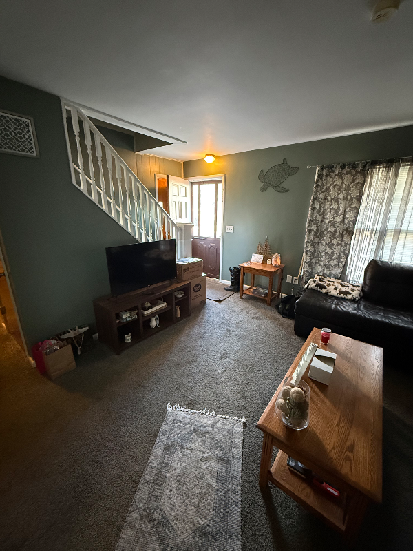 628 Lenawee St - Photo 4 of 8