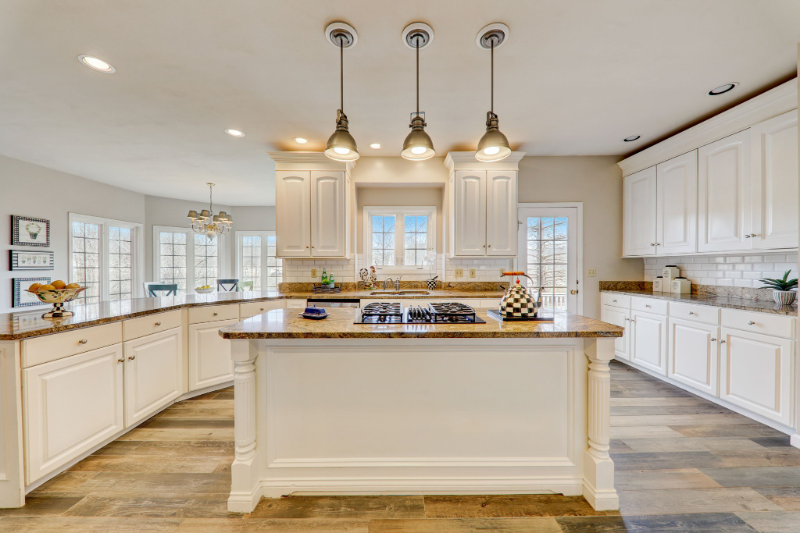 1406 Wheatfield Ln - Photo 2 of 20