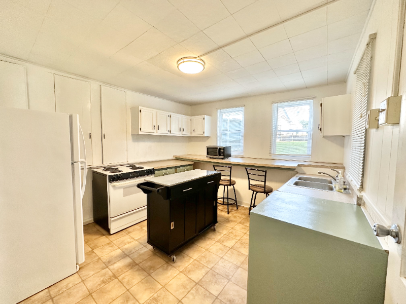 1144 Upper Mulberry St - Photo 2 of 4