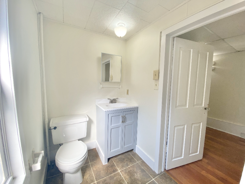 1144 Upper Mulberry St - Photo 3 of 4