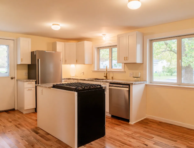 38 Carol Ave - Photo 2 of 10