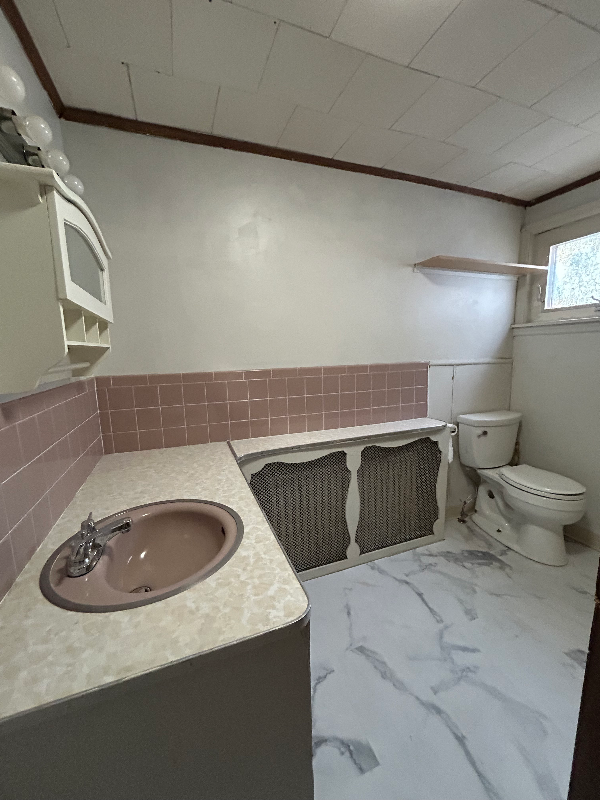 407 9th St - Photo 3 of 20