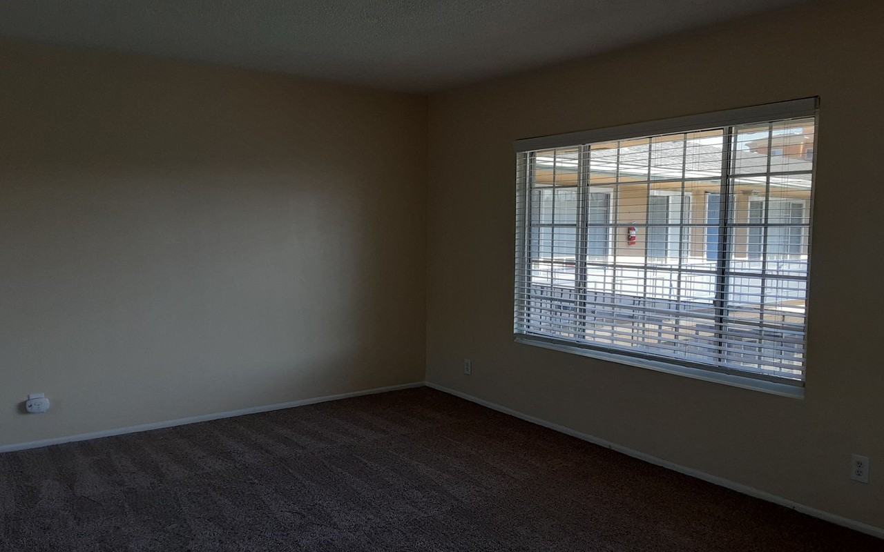 KENT - Photo 7 of 11