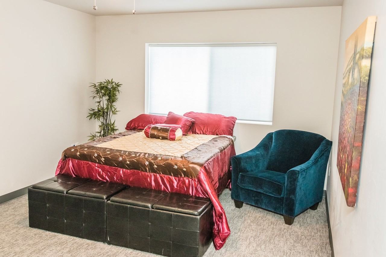 Downtown Suites - Photo 2 of 14