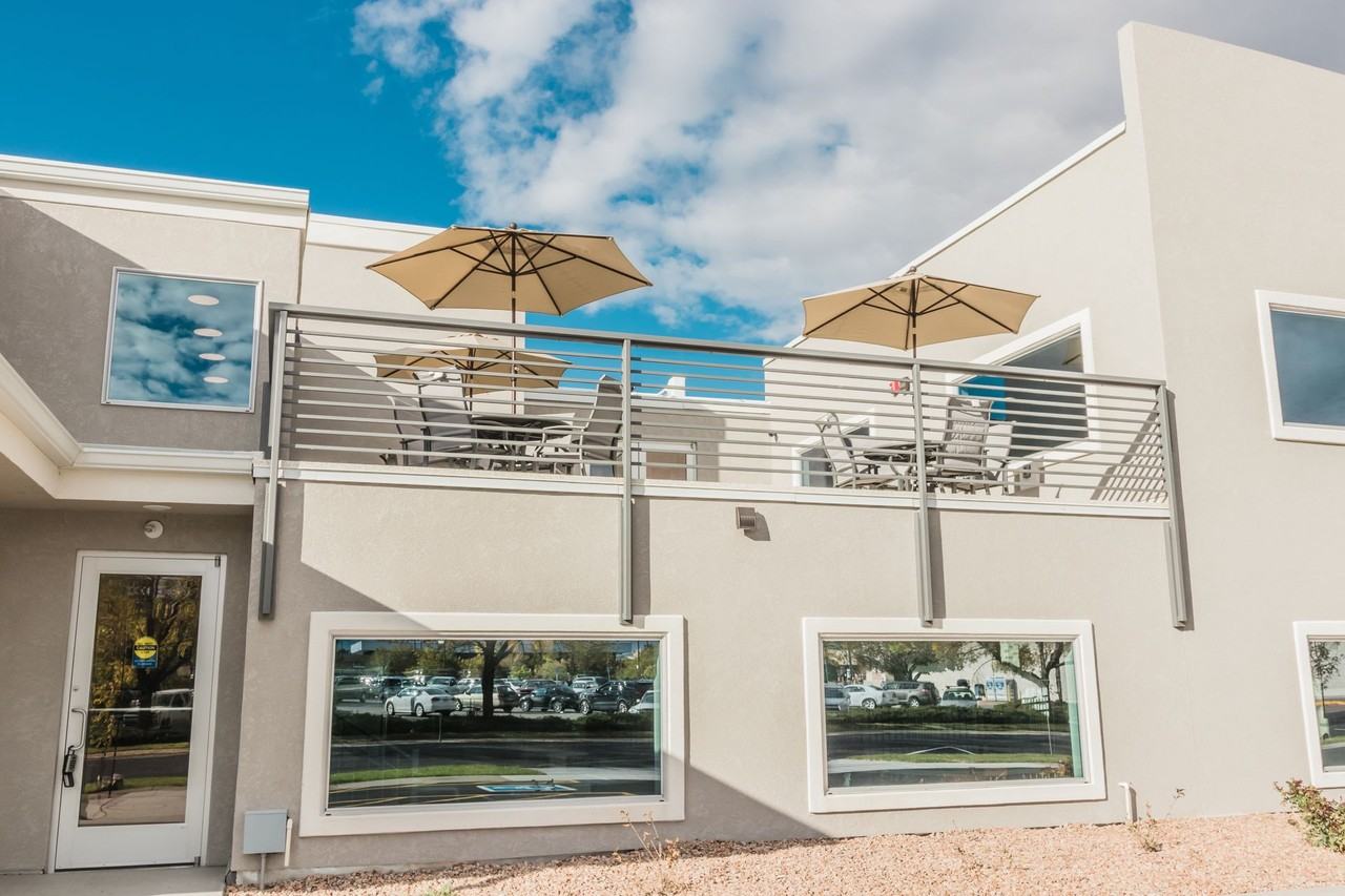 Downtown Suites - Photo 5 of 14