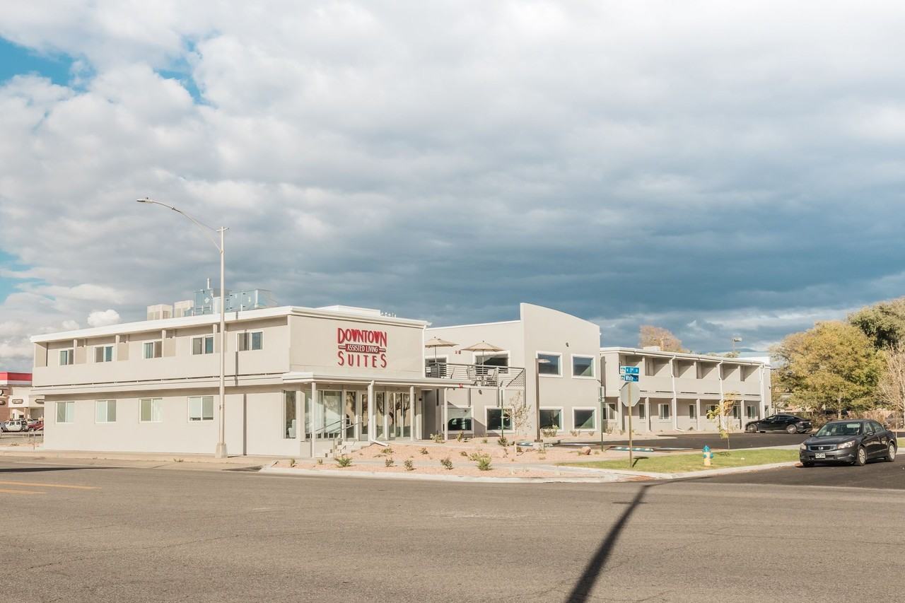 Downtown Suites - Photo 6 of 14