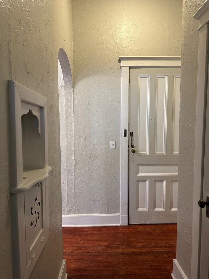 157 W 3rd St #3 - Photo 4 of 12