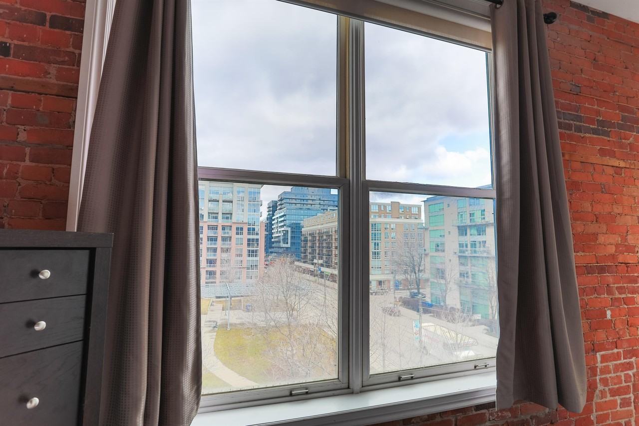 915 King St W #406 - Photo 5 of 50