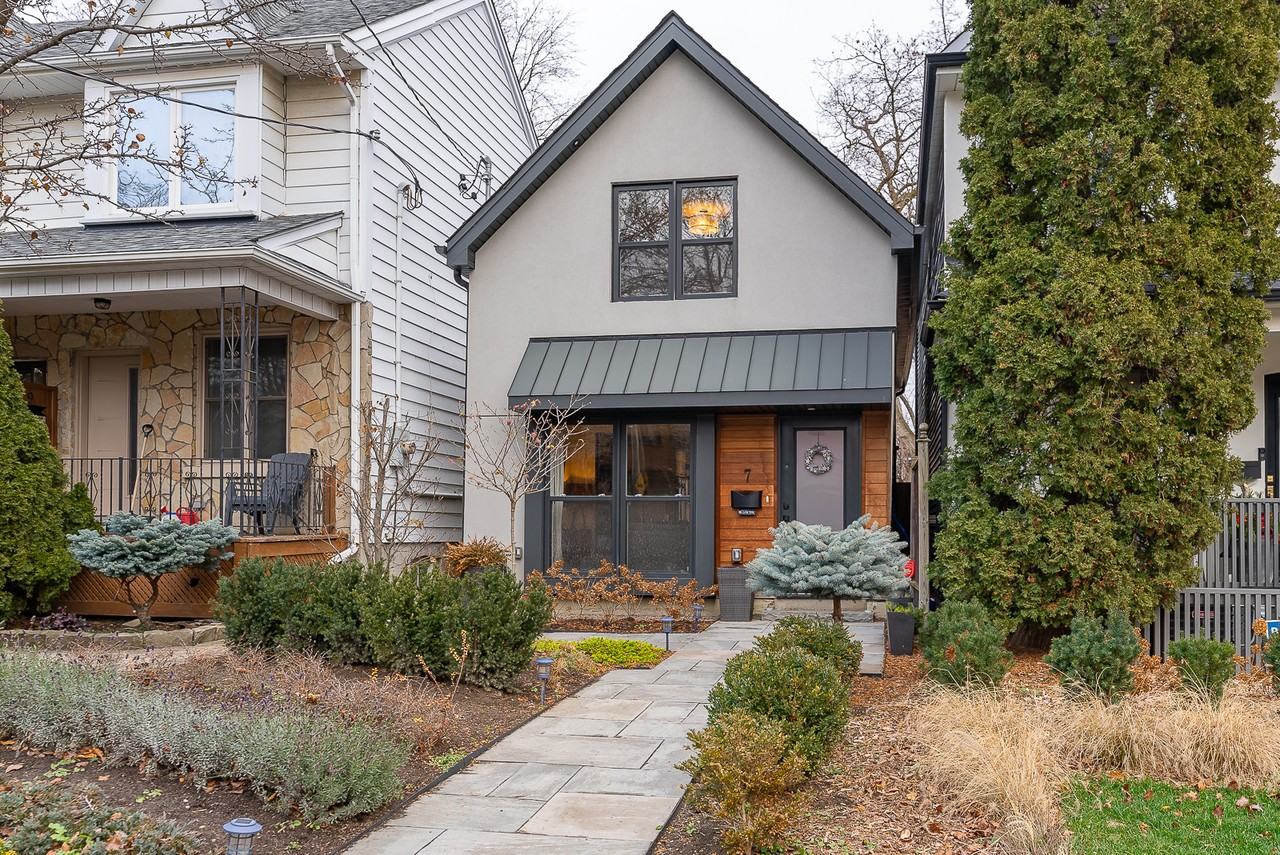 7 Hiawatha Rd #1 - Photo 2 of 48