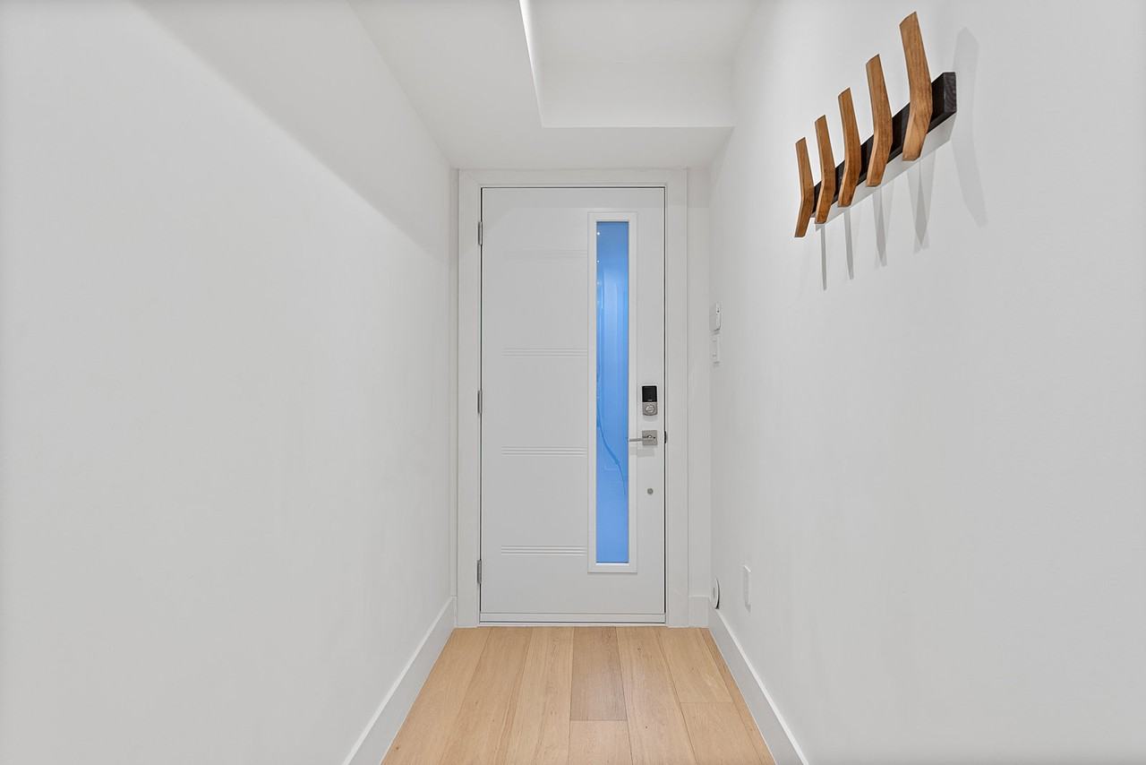 136 Woodbine Ave Lowr #1 - Photo 7 of 31