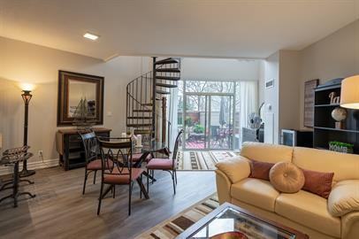 2261 Lake Shore Boulevard West # 123 - Photo 3 of 50