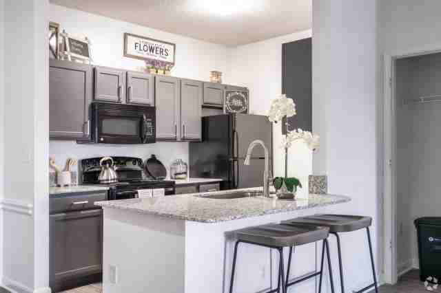 25460 Richards Rd - Photo 3 of 10