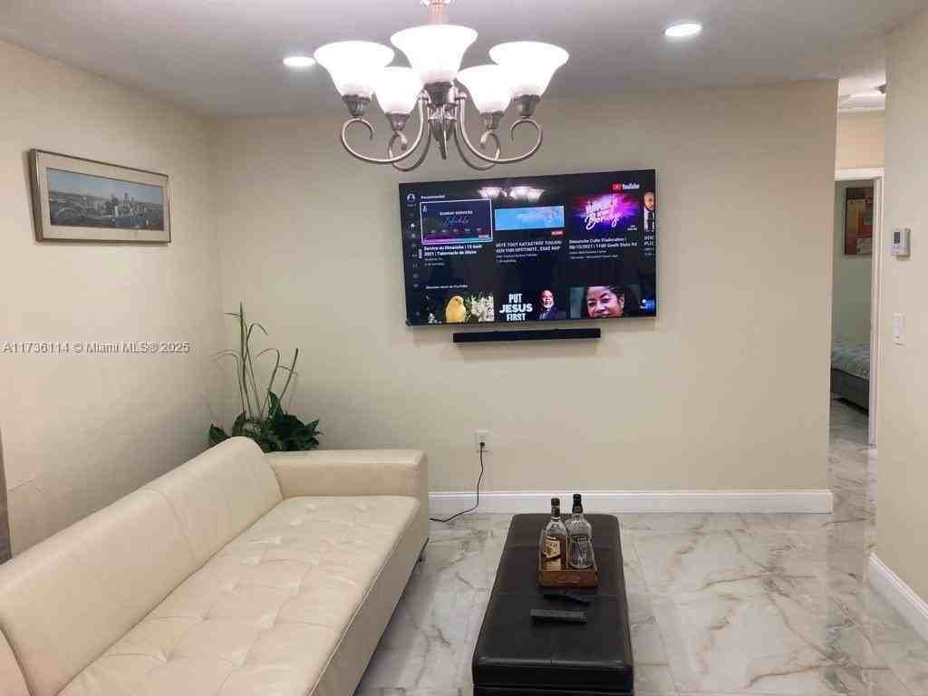 457 Ne 140th St #1 - Photo 3 of 5