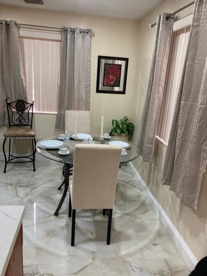 457 Ne 140th St #1 - Photo 4 of 5