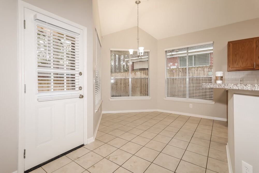 19 Rosewater Pl - Photo 6 of 16