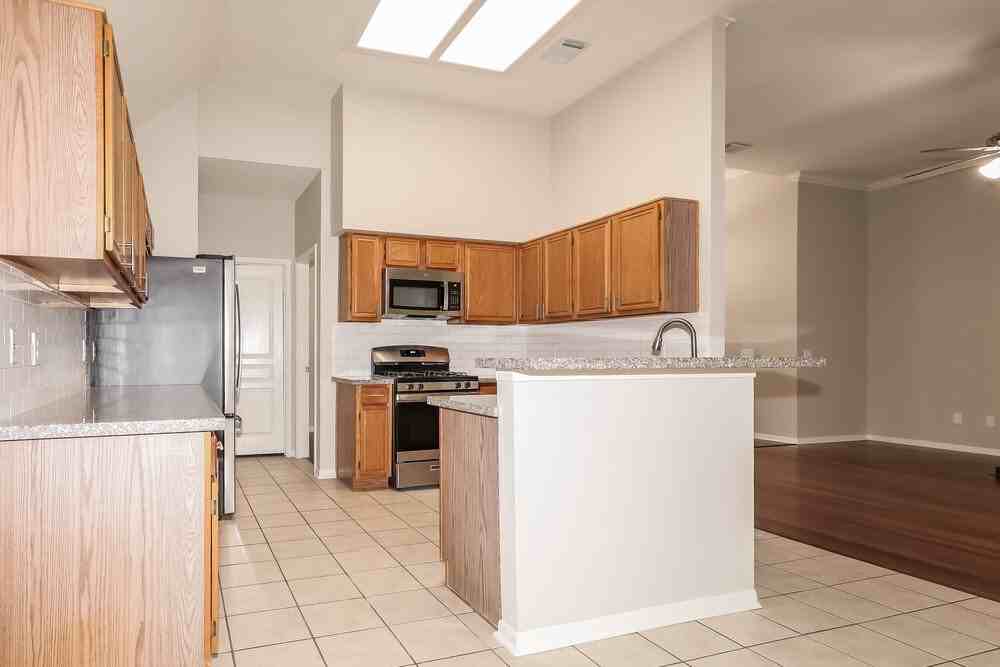 19 Rosewater Pl - Photo 7 of 16