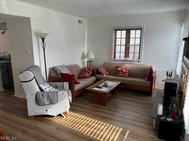 3701 Radford Cir - Photo 5 of 20