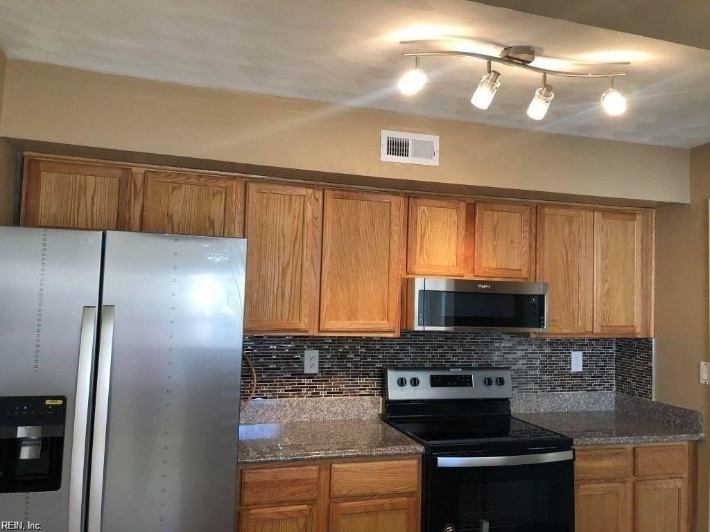 5490 Davis Way - Photo 2 of 6