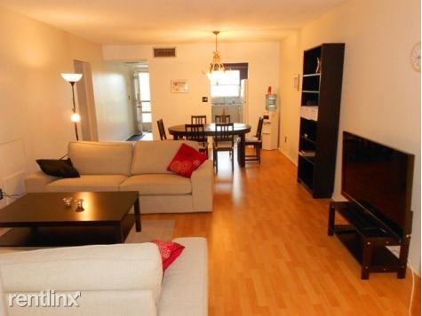 211 Pasadena Ave N #302 - Photo 2 of 10