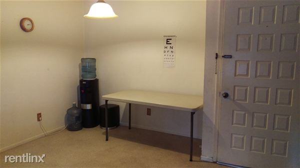 540 N May - Photo 2 of 8