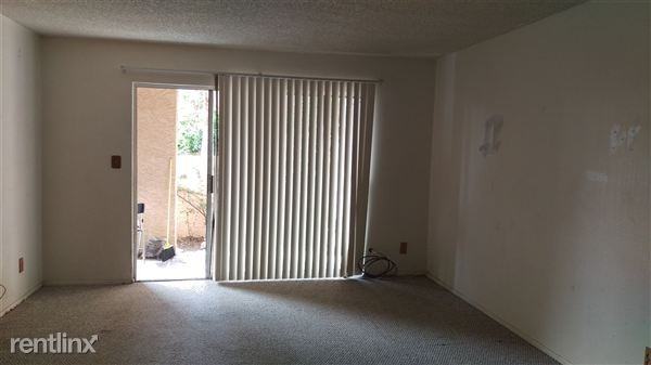 540 N May - Photo 3 of 8