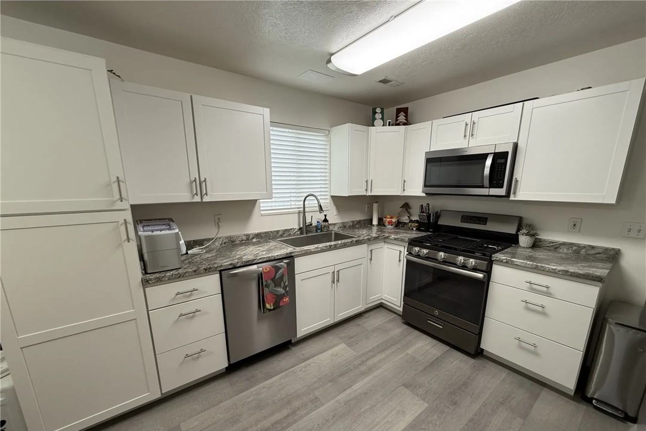 142 W 1310 S - Photo 2 of 5