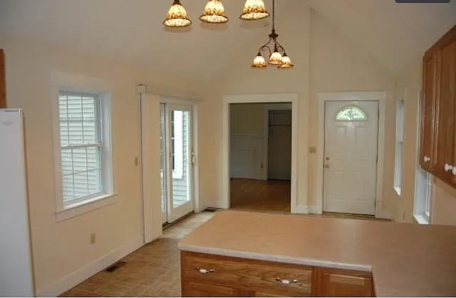 201 Portsmouth Ave #A - Photo 4 of 14