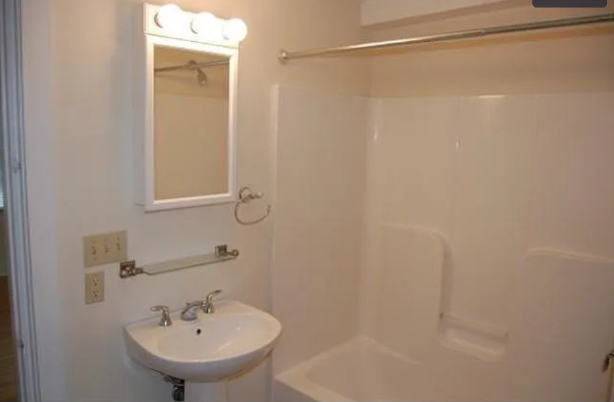 201 Portsmouth Ave #A - Photo 6 of 14