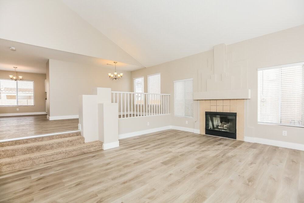 9140 Sapphire Point Ave - Photo 4 of 17