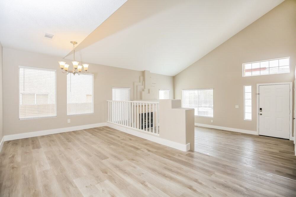 9140 Sapphire Point Ave - Photo 5 of 17