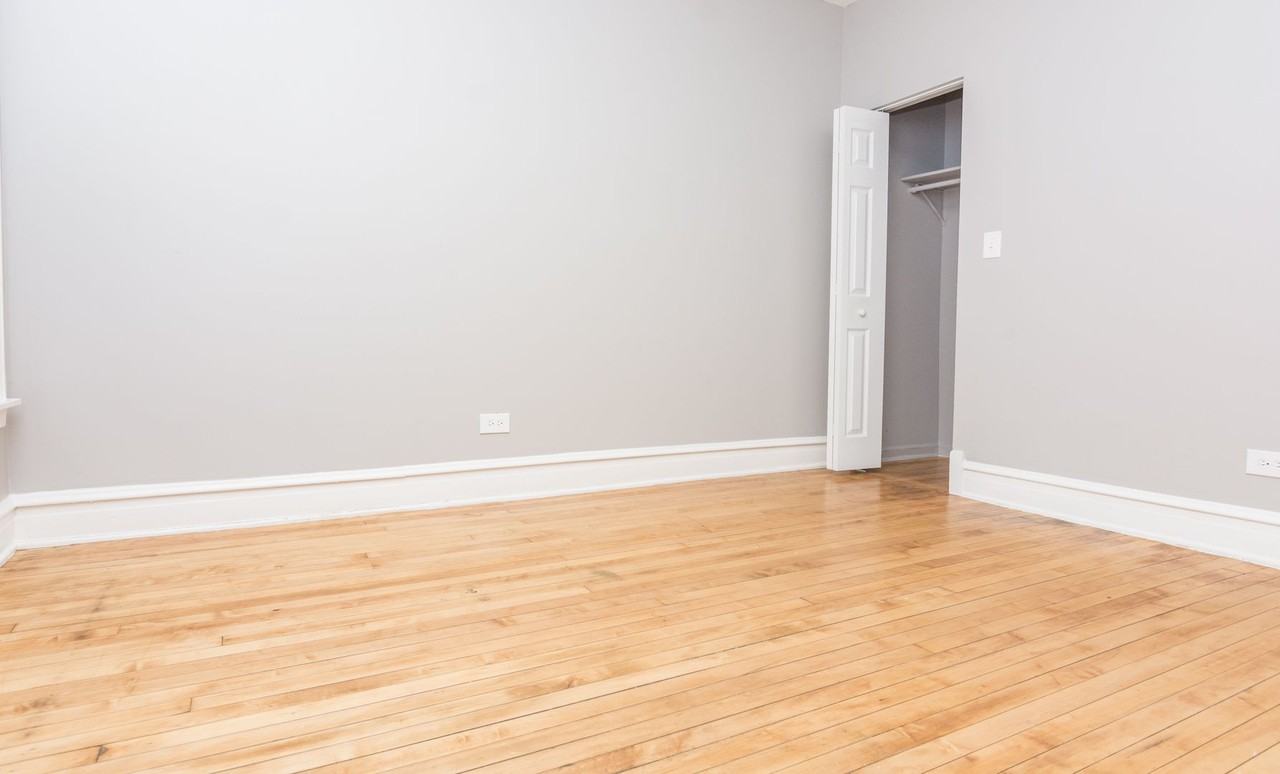 5050 S Laflin St - Photo 2 of 8