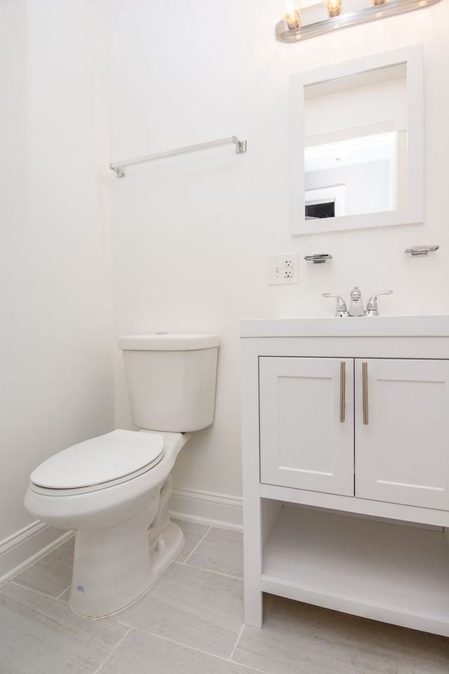 5050 S Laflin St - Photo 4 of 8