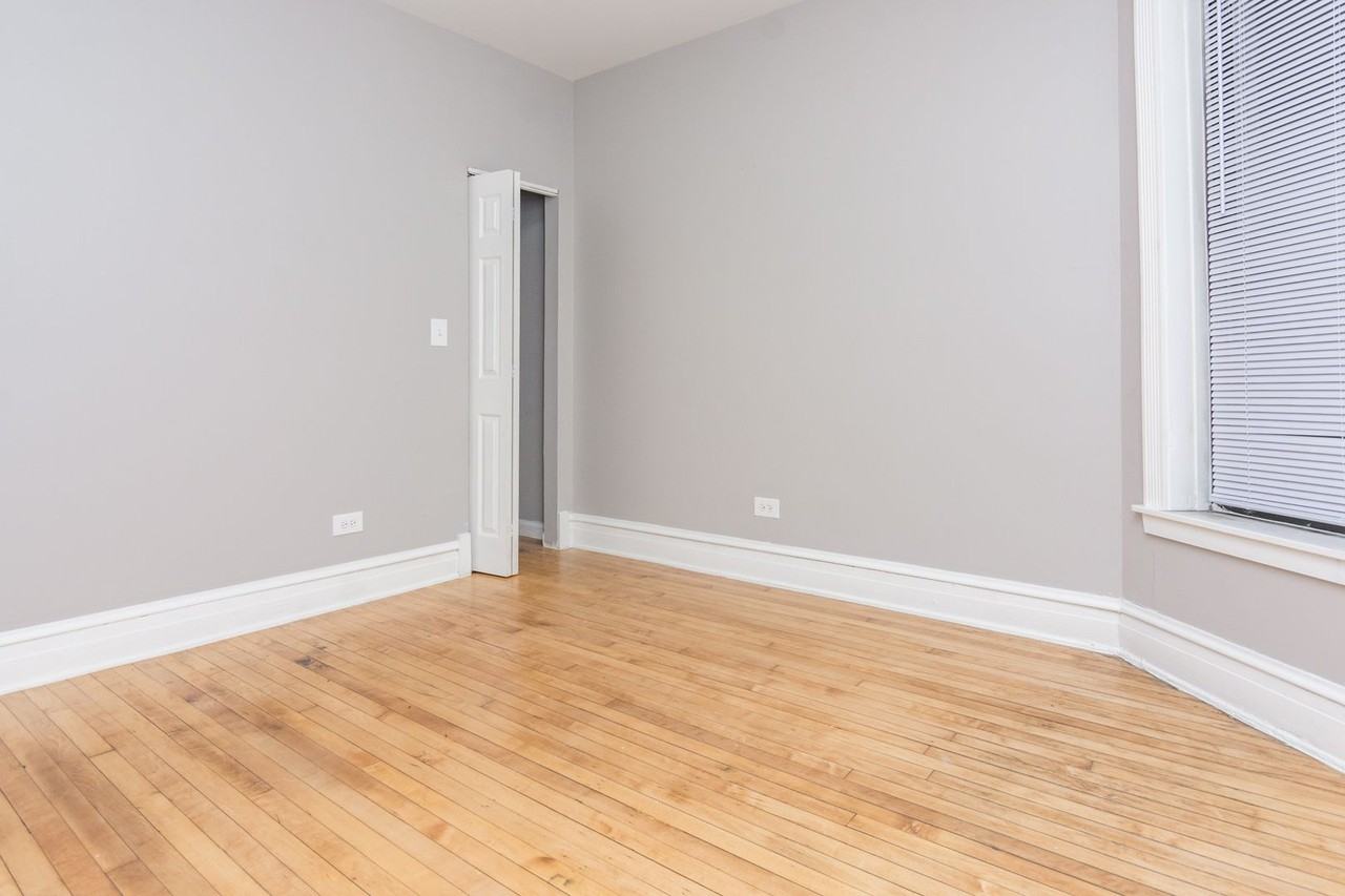 5050 S Laflin St - Photo 6 of 8