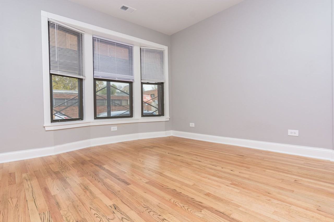 5050 S Laflin St - Photo 7 of 8