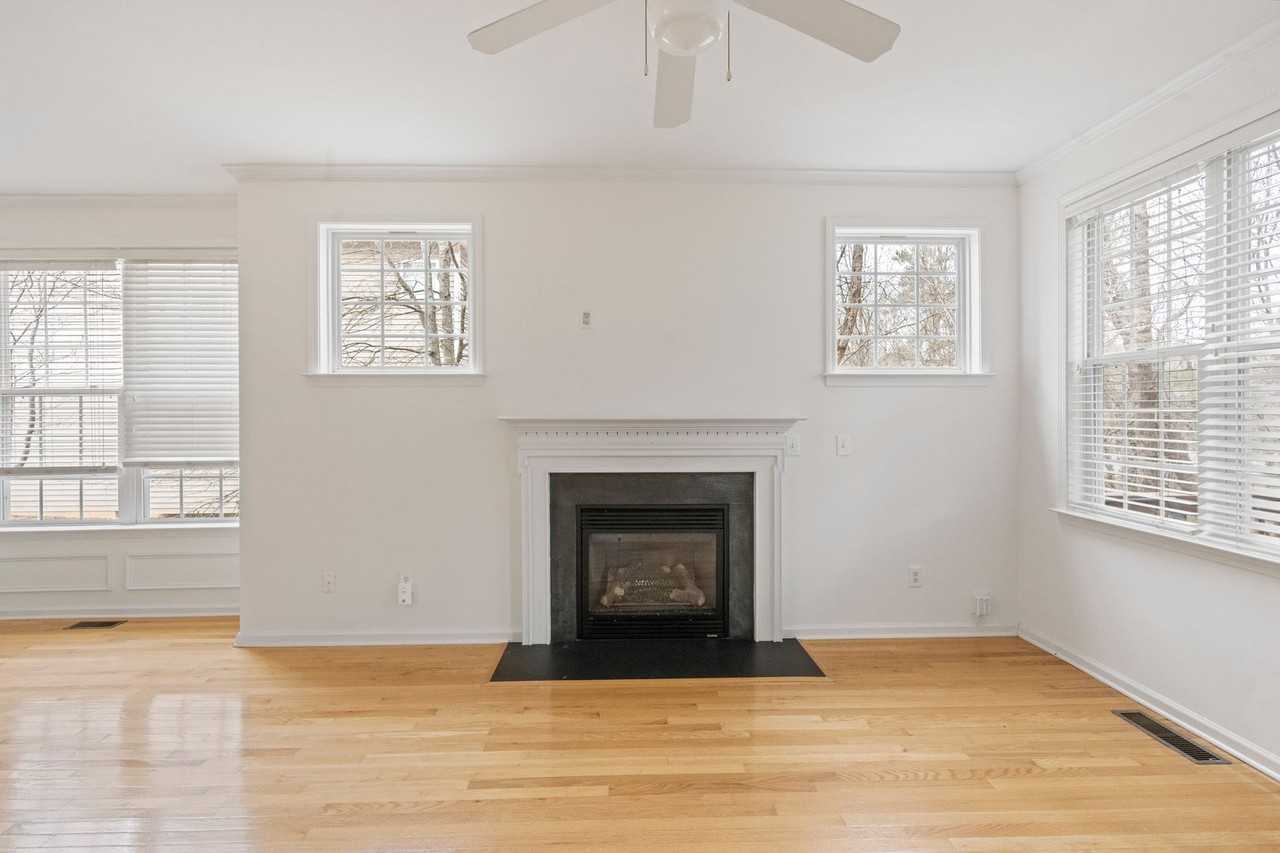 70 Scottish Ln - Photo 3 of 26