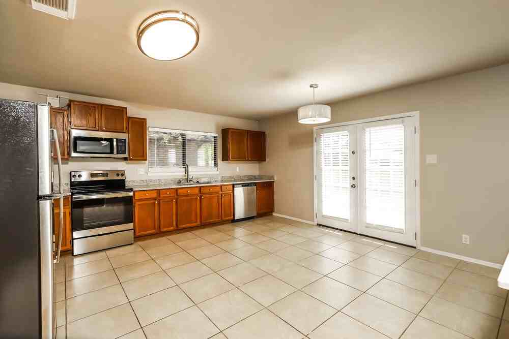 10420 Arbor Blf - Photo 7 of 17