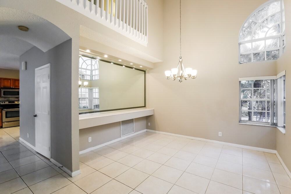 4729 Nw 115th Ave - Photo 6 of 17