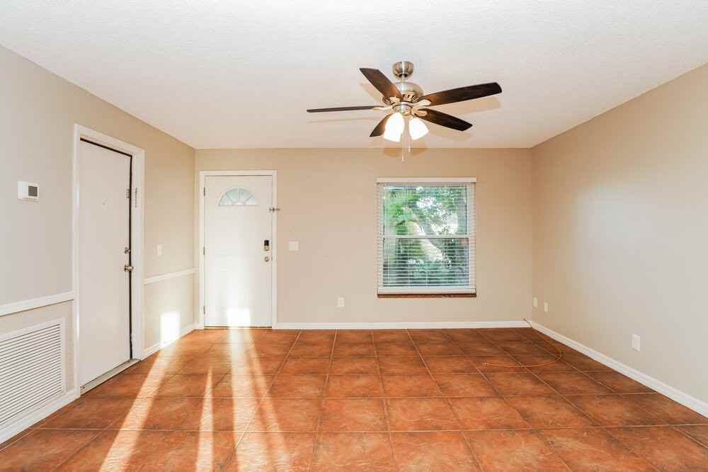 5484 Park Vale Blvd - Photo 3 of 16