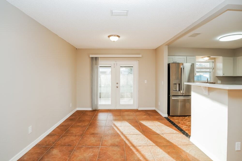 5484 Park Vale Blvd - Photo 4 of 16