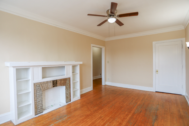 4747 N Kenneth Ave #3 - Photo 2 of 7