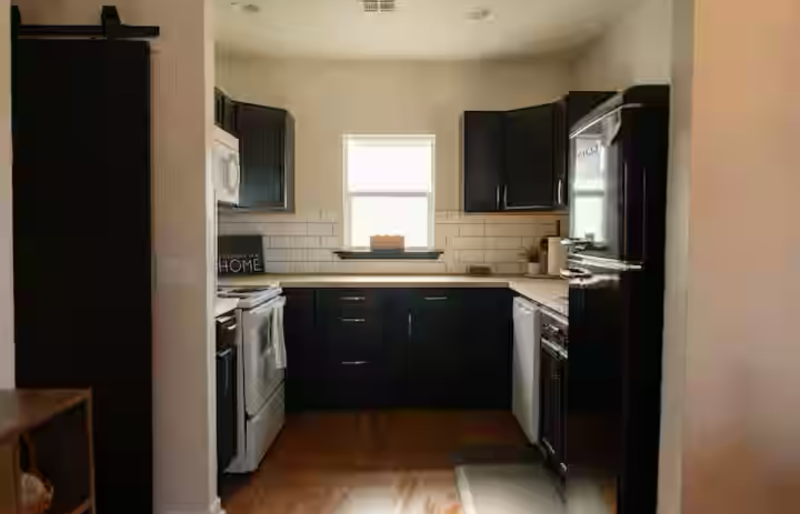 202 S Drexel St - Photo 3 of 16