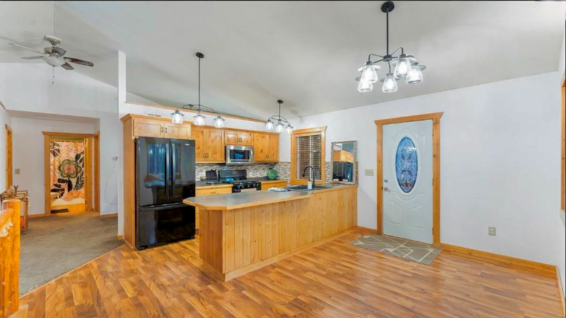 22292 Country Cir #1 - Photo 4 of 20