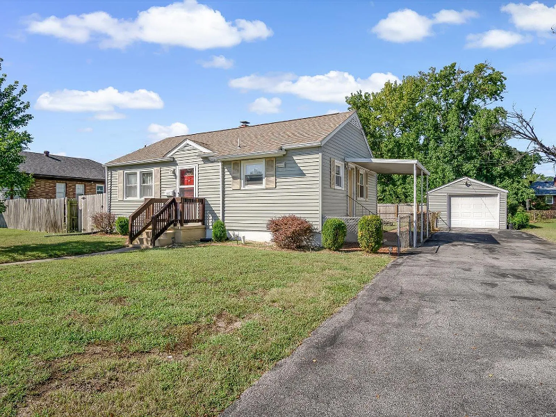 610 N 3rd St - Photo 2 of 11