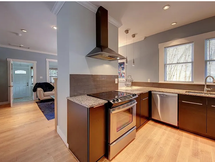 403 N Osprey Ave - Photo 3 of 20