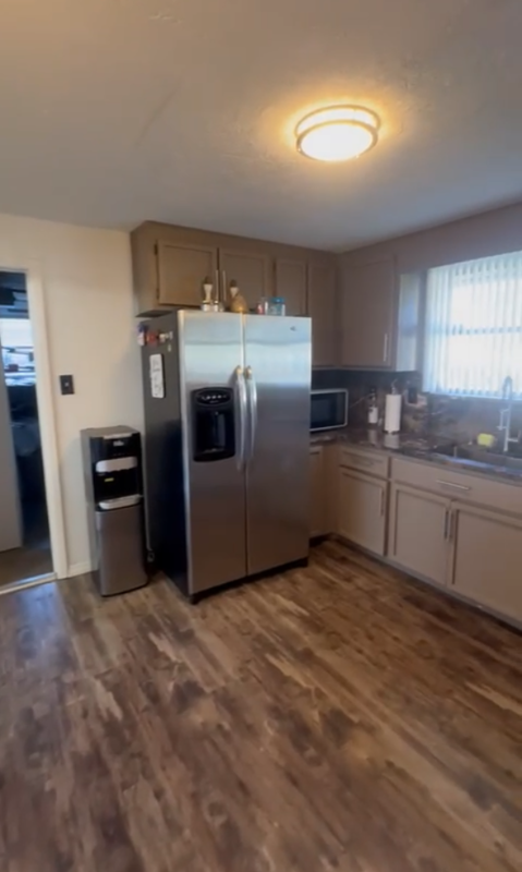 8226 Fox Hollow Dr - Photo 2 of 20