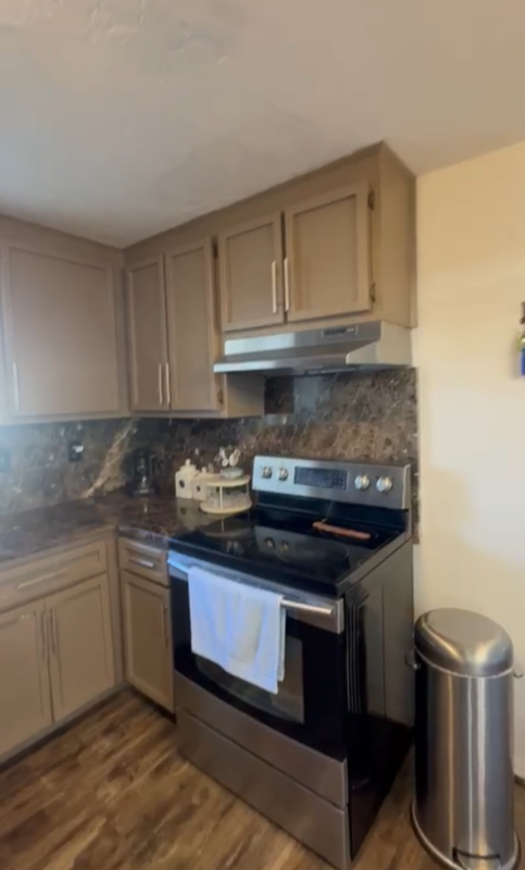 8226 Fox Hollow Dr - Photo 3 of 20